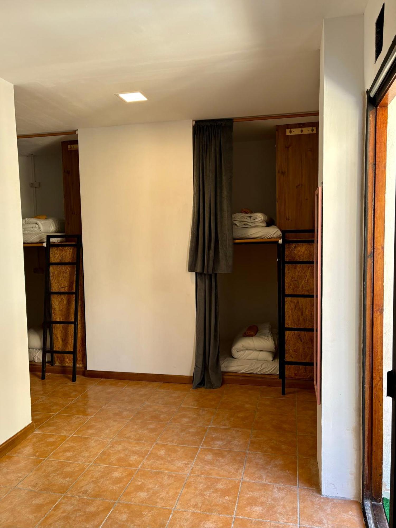 Spanglish Hostel بينايدورم المظهر الخارجي الصورة